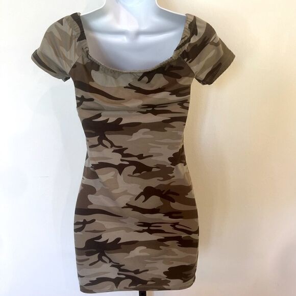 Off The Shoulders Camouflage Dress (S) - Picture 5 of 6